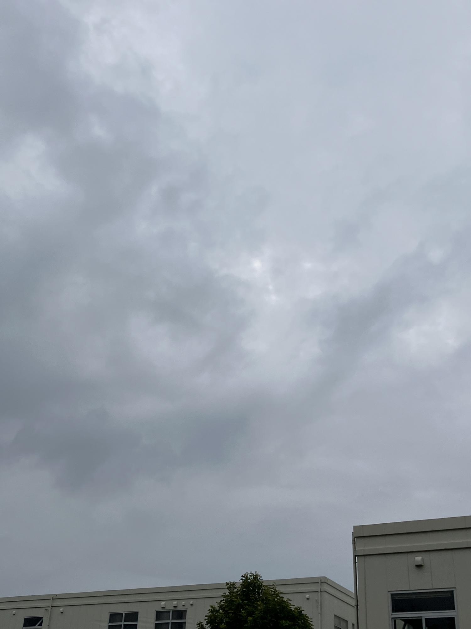 イェスタディの１６時２２分