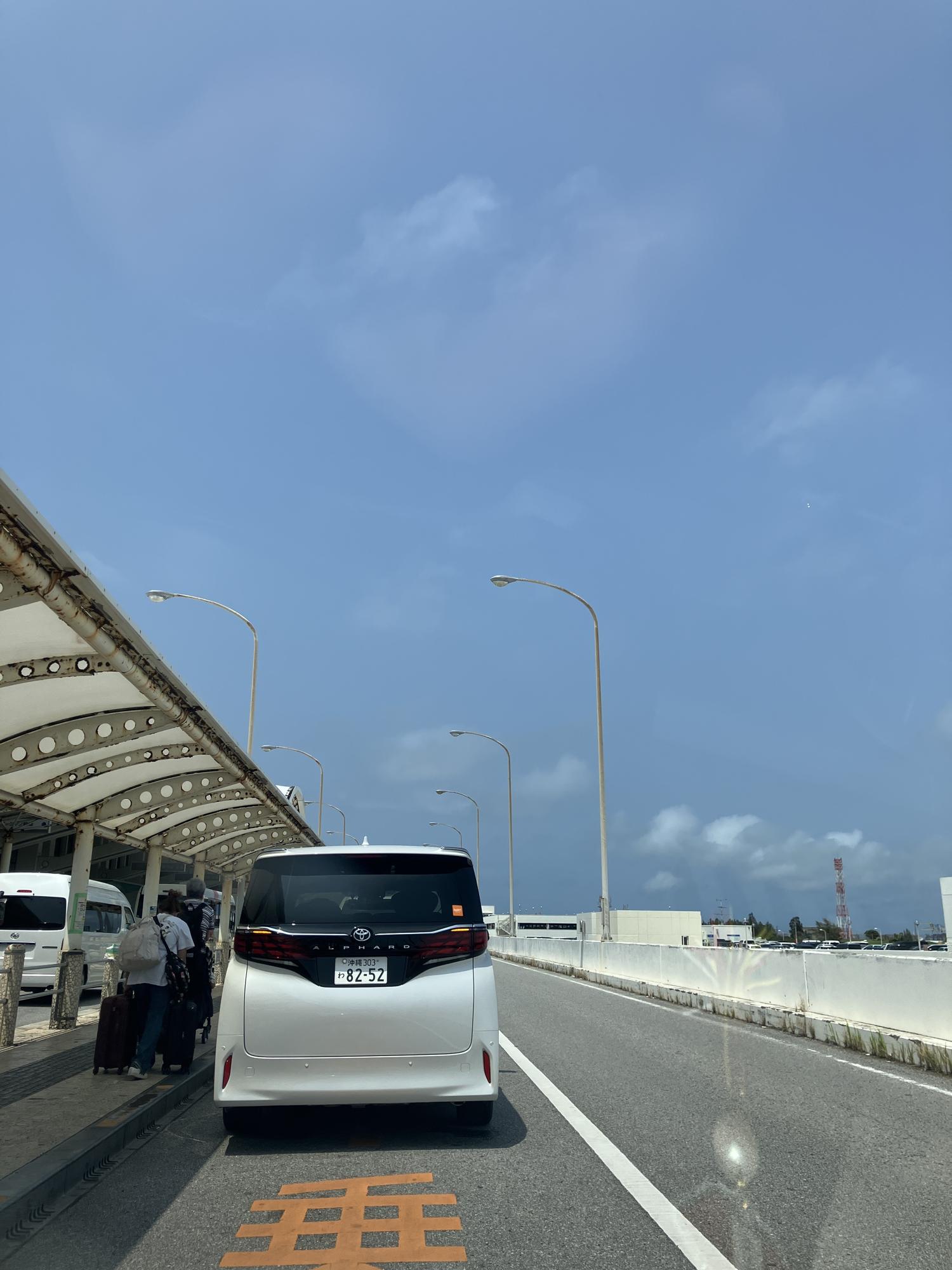 １３：２１　空港