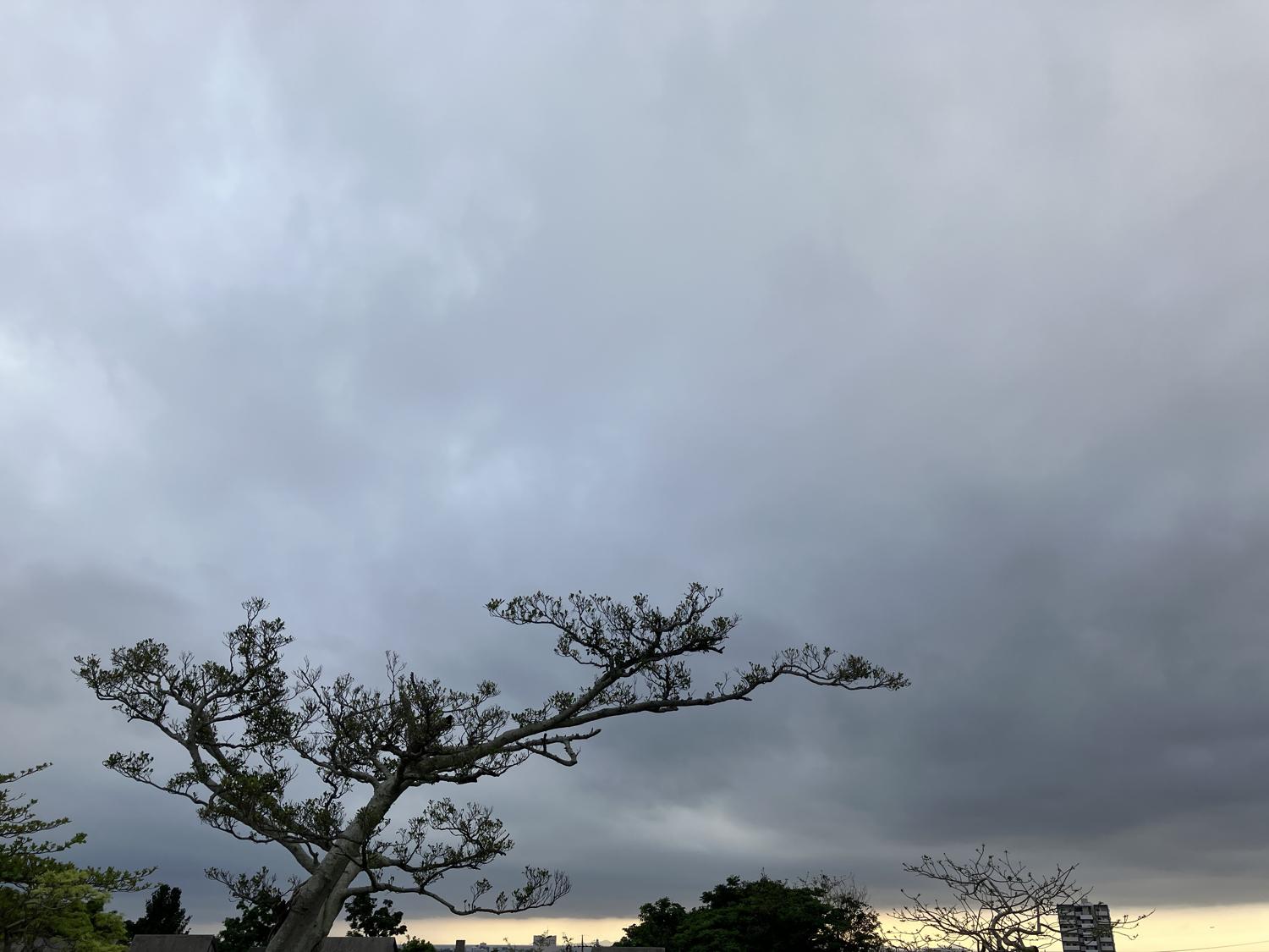 イェスタディの１８時１１分